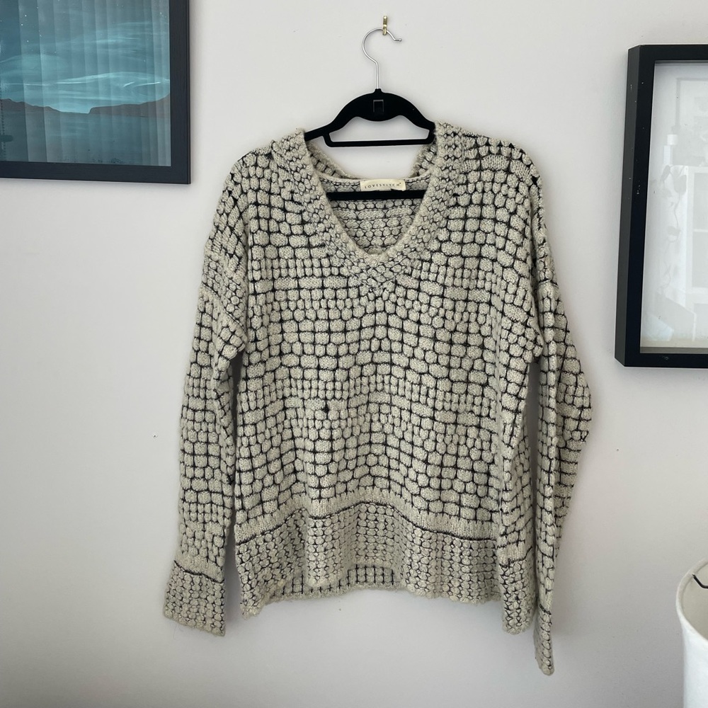 Cozy oversized cashmere sweater